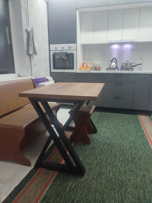 Продам стіл кухонний