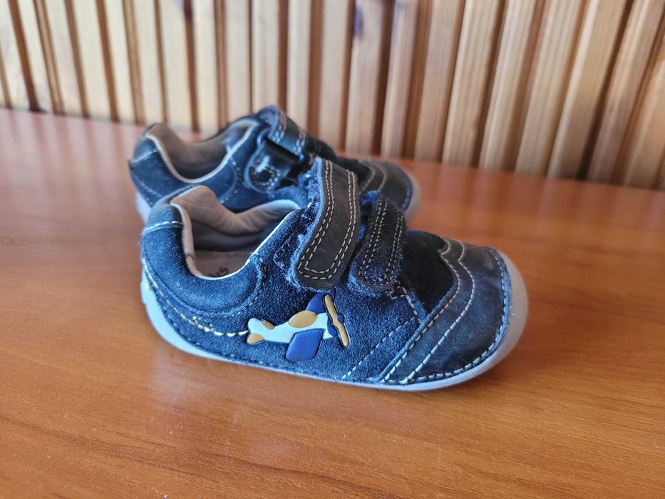 Buciki Clarks ..