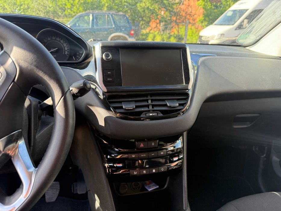 Peugeot 208 1.6 benzyna