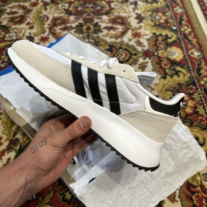 Кросівки ОРИГІНАЛ Adidas Retropy F2 (44) Білий