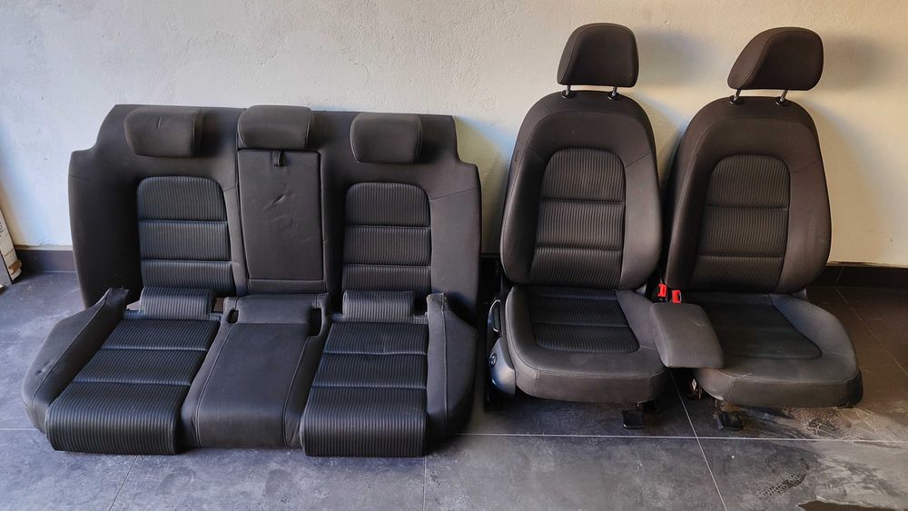 Fotele, kanapa i podłokietnik audi a4 b8