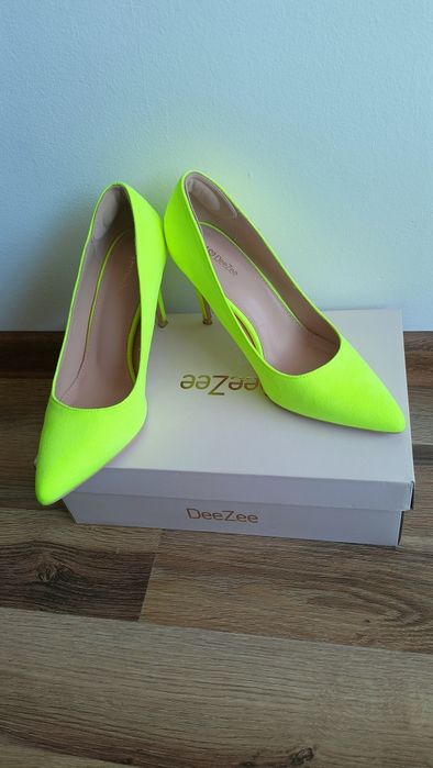 Piękne szpilki rozmiar 39 jak nowe!