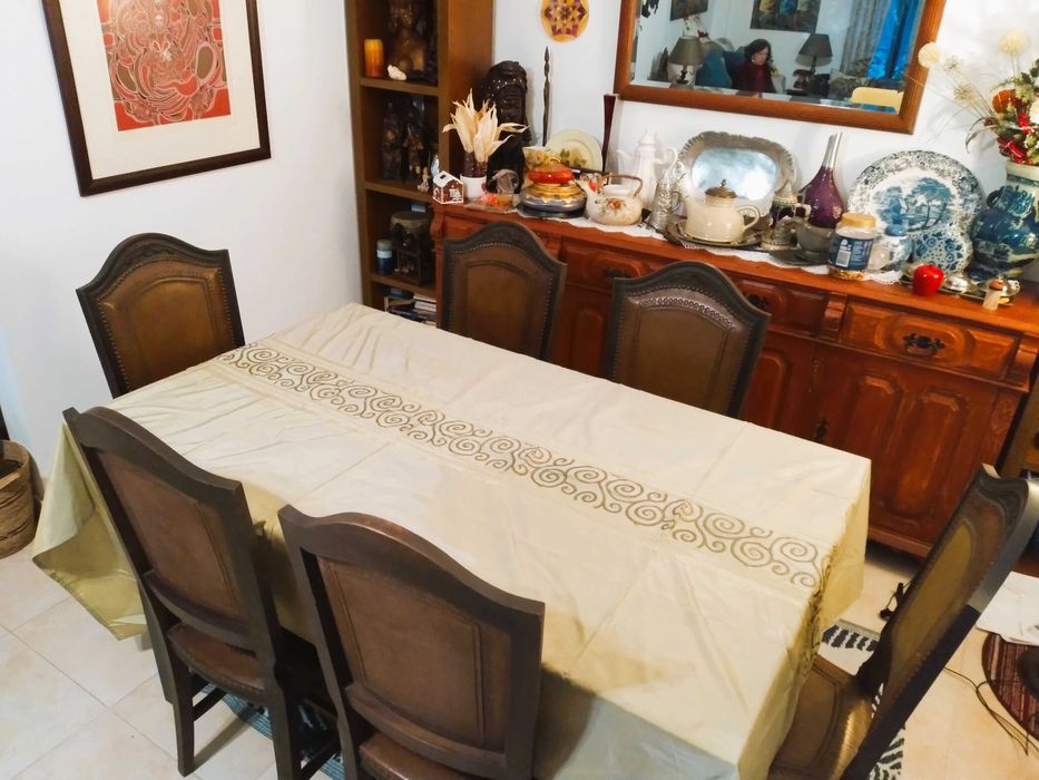 Cadeiras de mesa de jantar em mogno e couro