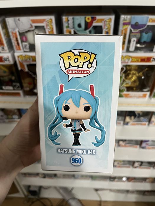 Funko pop 960 hatsune miku v4x