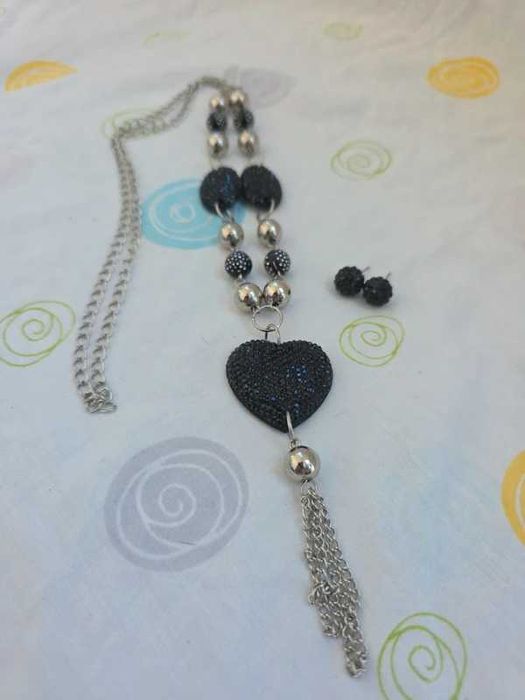 lote / conjunto colar + brincos pretos coração prateado
