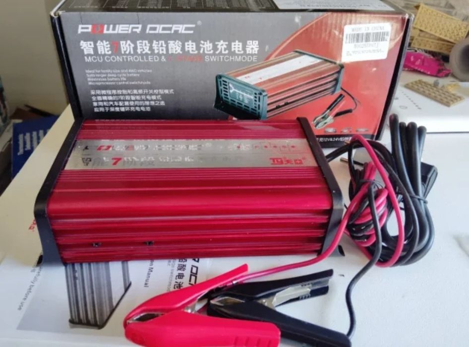 Carregador de bateria inteligente C405, saída de 24 V e 5 A.