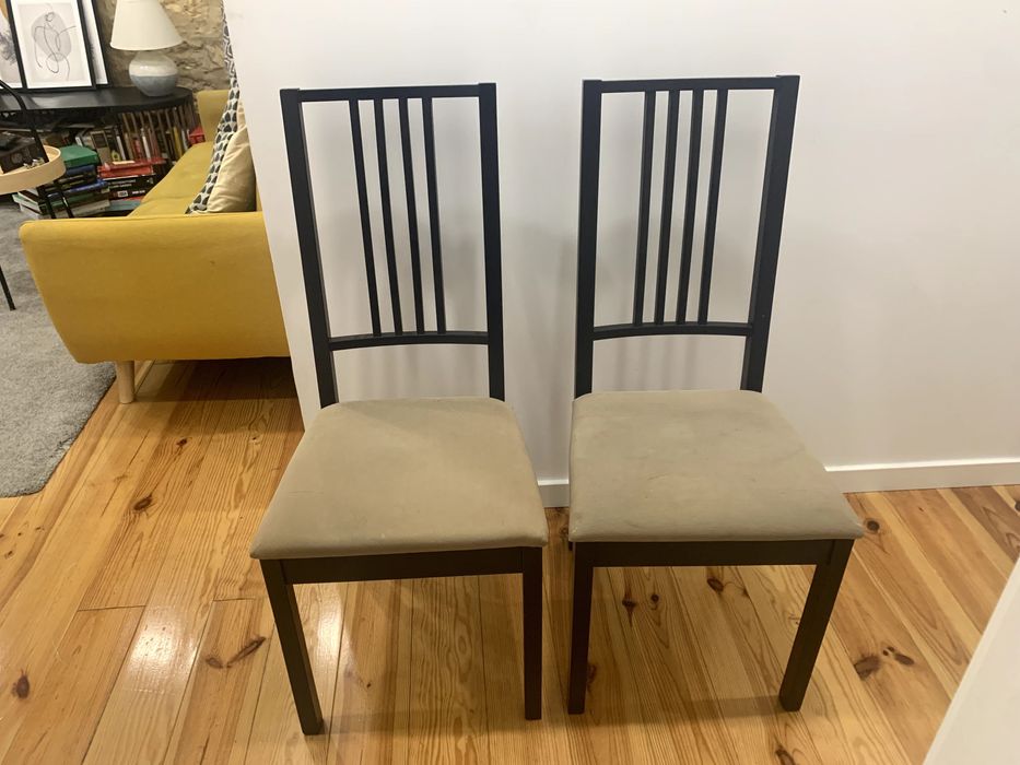 Quatro cadeiras | Design clássico, madeira escura, bom estado