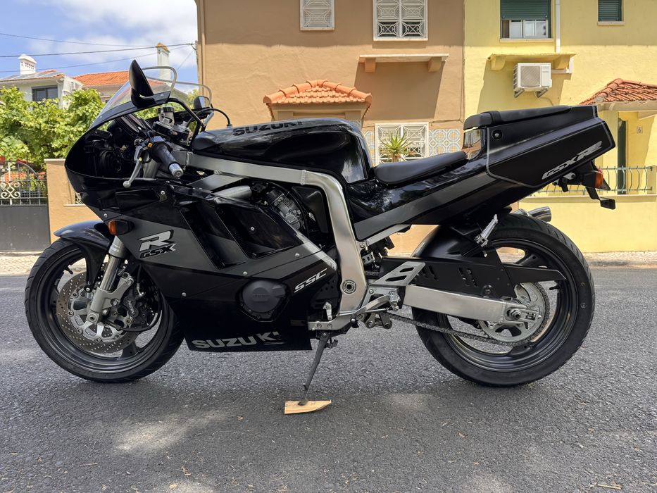 Suzuki GSXR 400 R ( GK76A )