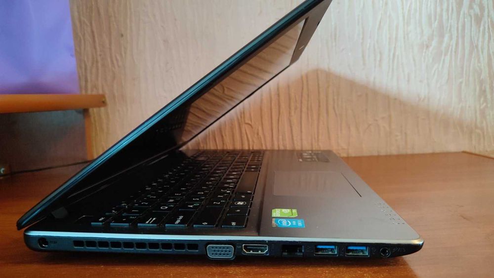 Ноутбук асус X550 l