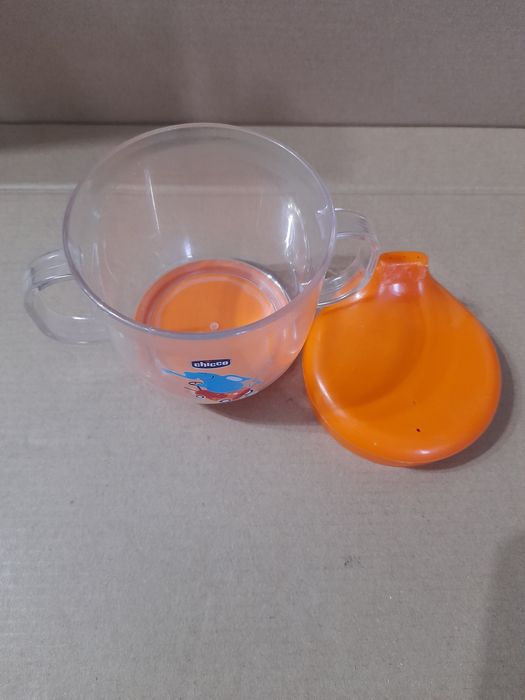 Copo com tampa para bebés