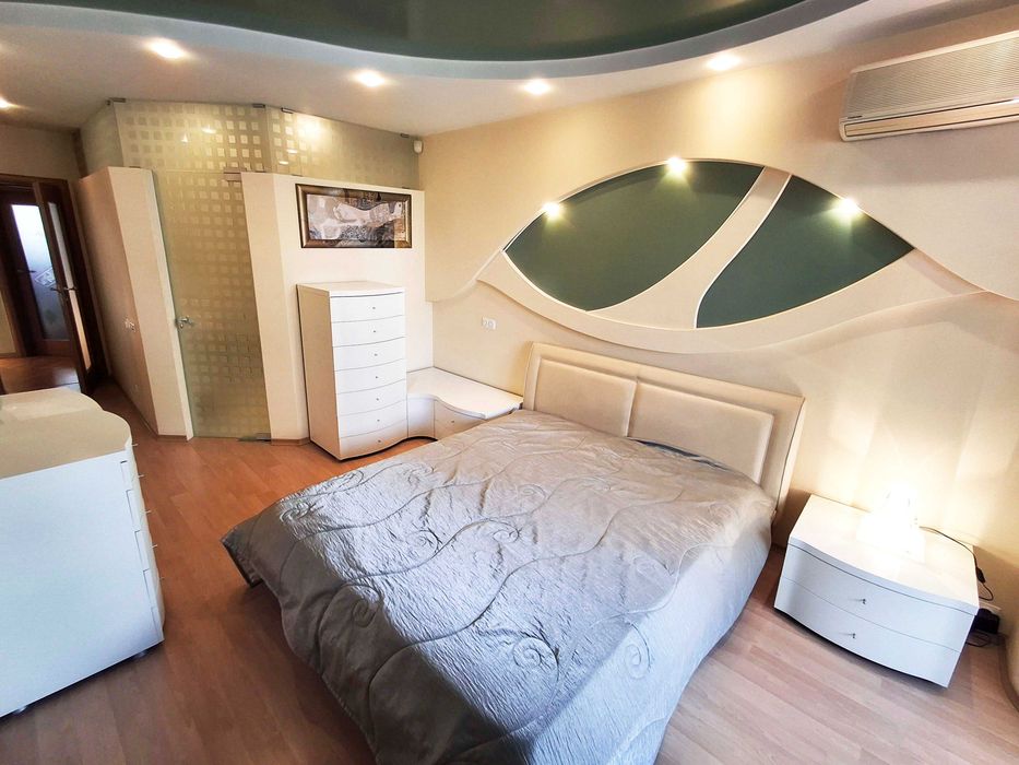 Оренда чудової 2 кімнатної квартири біля метро Позняки, 90м2, вул. Бориса Гмирі, 1/2