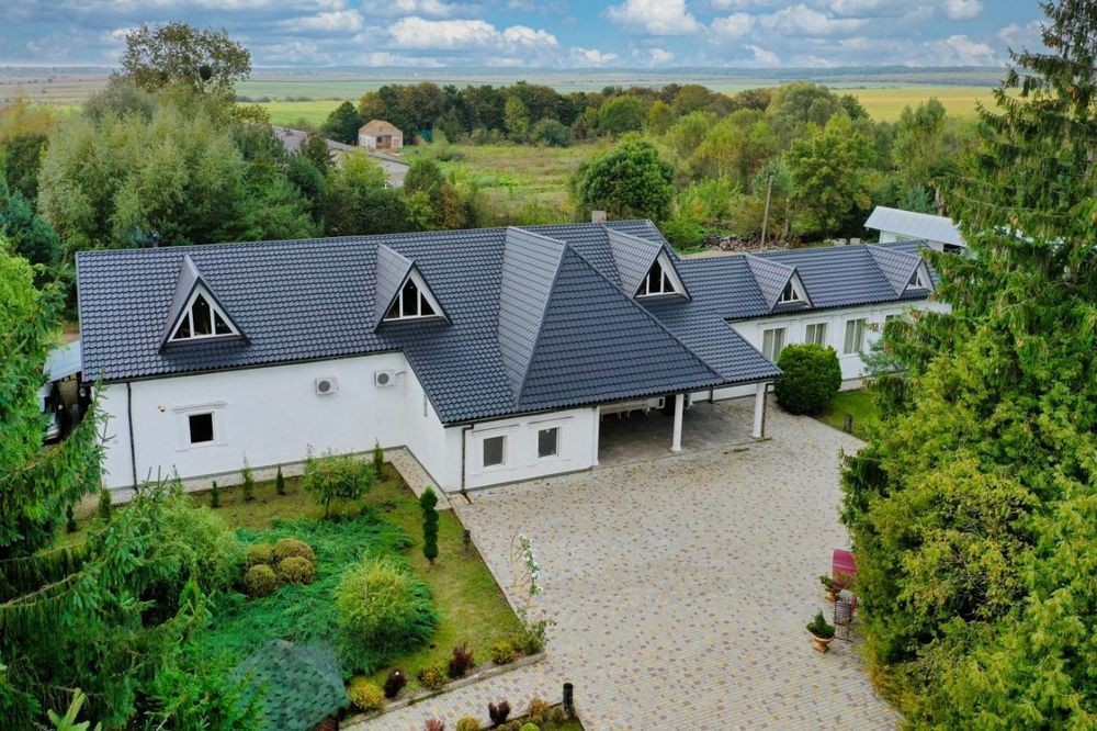 Оренда / продаж бізнес-комплексу, перша лінія траси Самбір-Мостиська