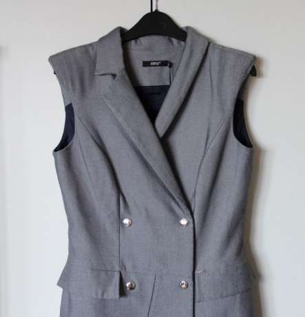 SIMPLE szara sukienka dwurzedowa guziki 36 S kratka krata