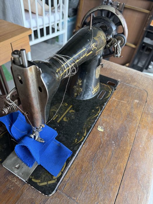 Maquina costura antiga