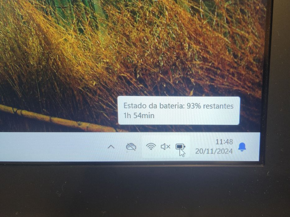 Portátil i7 com Windows 11, 12GB memória 2TB disco, gráfica de gaming