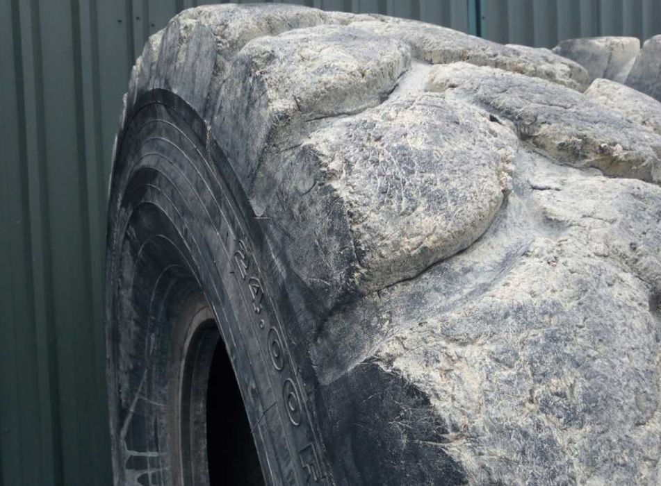 Opona Opony 24,00 24.00 - R 35 Marangoni Skalne