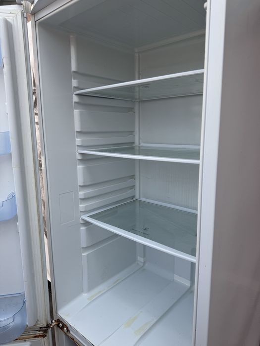 Холодильник Indesit