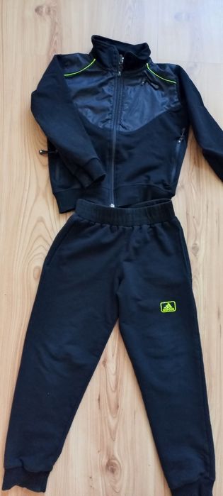 Dres dziecięcy rozmiar. 122