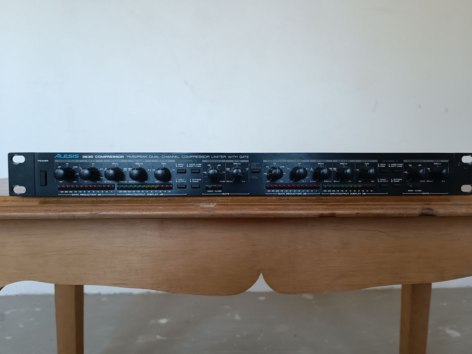ALESIS 3630 Compressor 名機！ Alesis 3630 Compressor