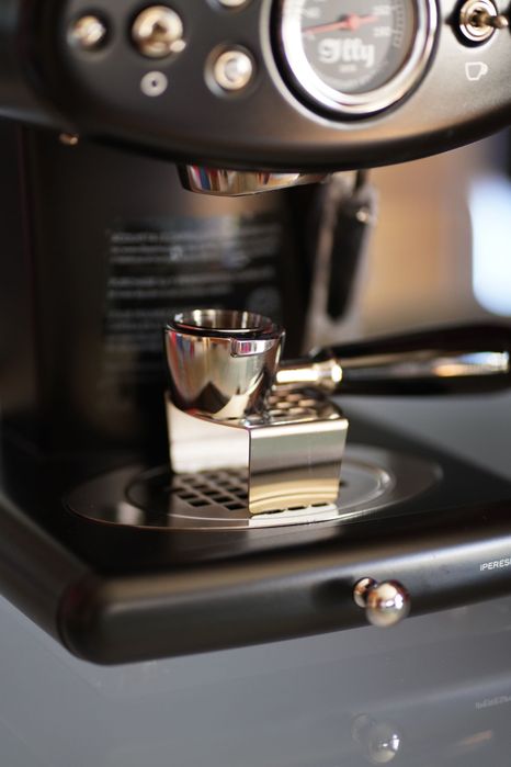 Máquina de café expresso. -  illy X1 Anniversary 1935 iperespresso