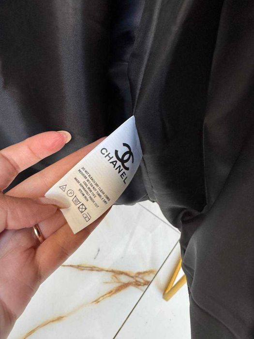 Жіноча куртка Chanel — розкішна осіння модель