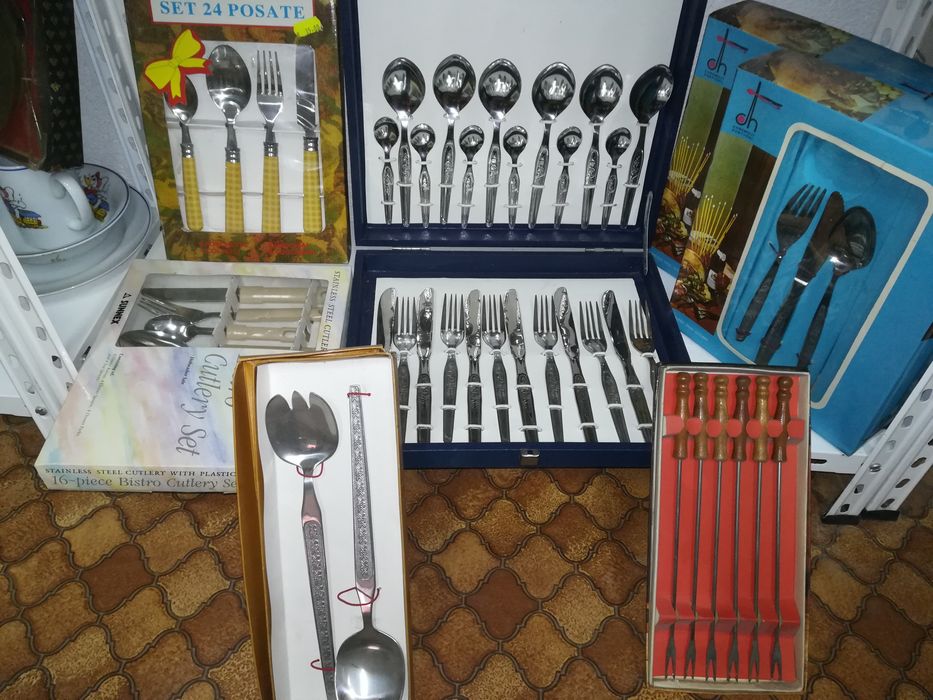 Loiças e peças de decoração