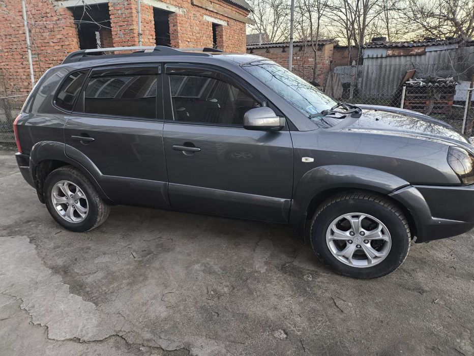 Хюндай туксон 2.0 автомат 2008г.
