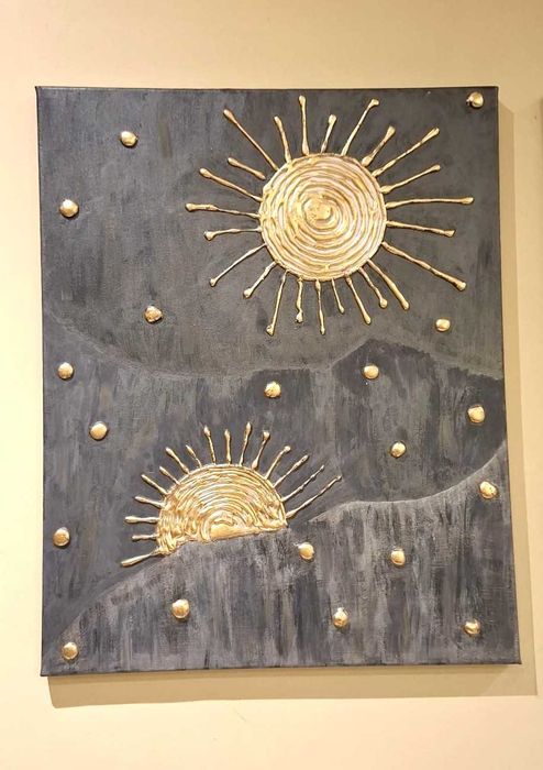 Pintura artística texturizada em relevo sobre uma tela vertical, com temática mística.