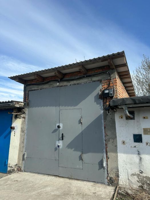 Гараж продам.