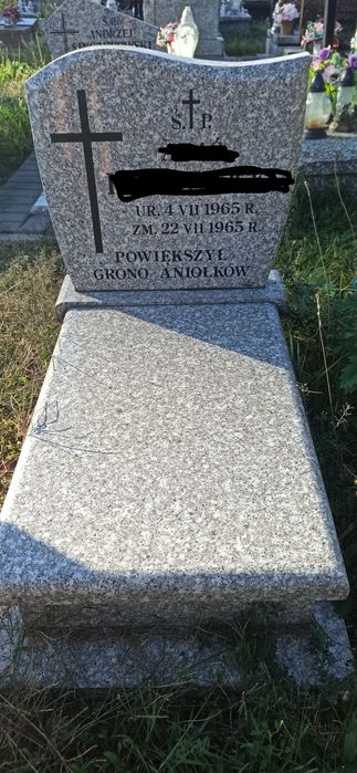 Nagrobek używany dla dzieci/urny