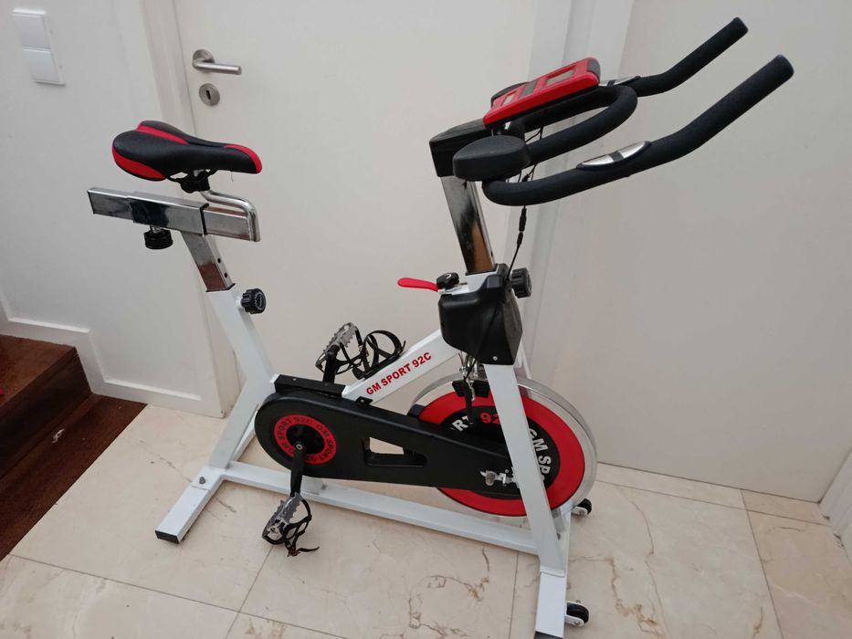 Bicicleta Indoor Spinning GM Sport 92C – Robusta e Ajustável