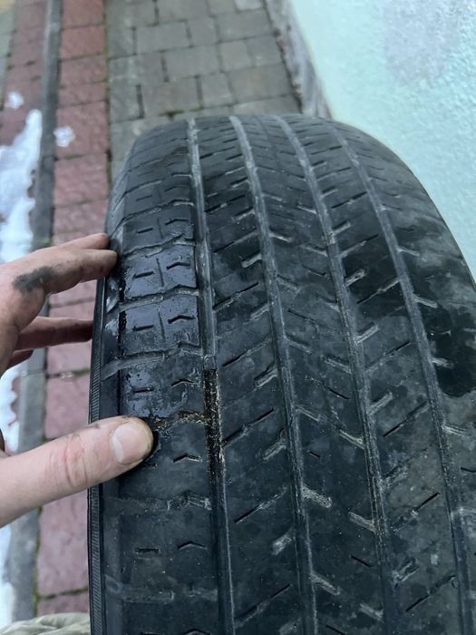 Два комплекти шин ( літні та зимові ) r17