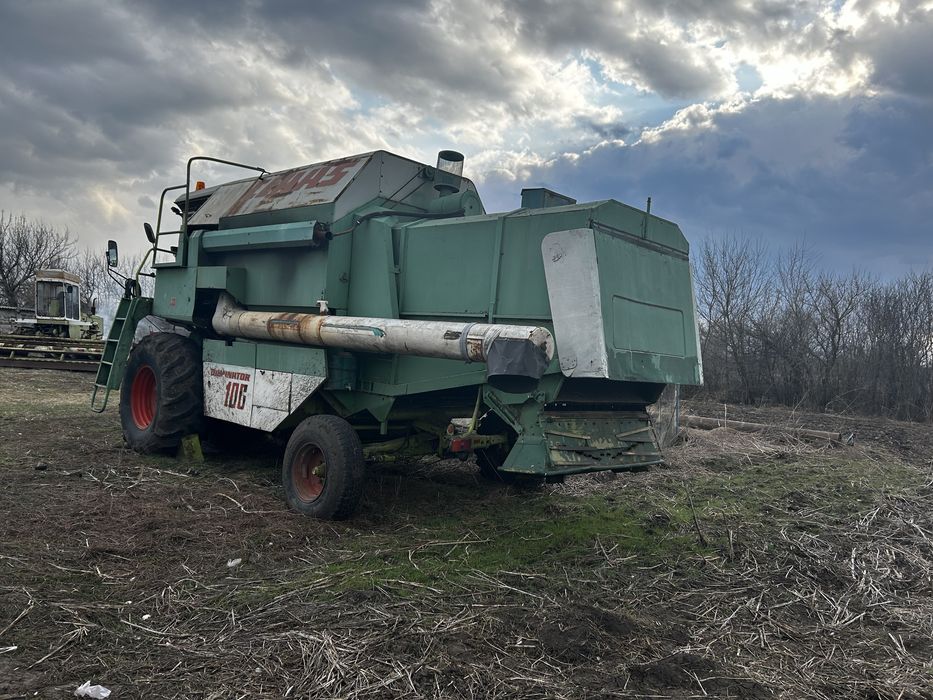 Комбай Claas dominator 106