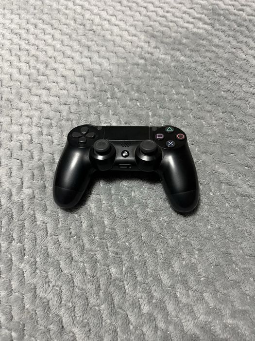 PS4 Slim 1TB com 1 comando