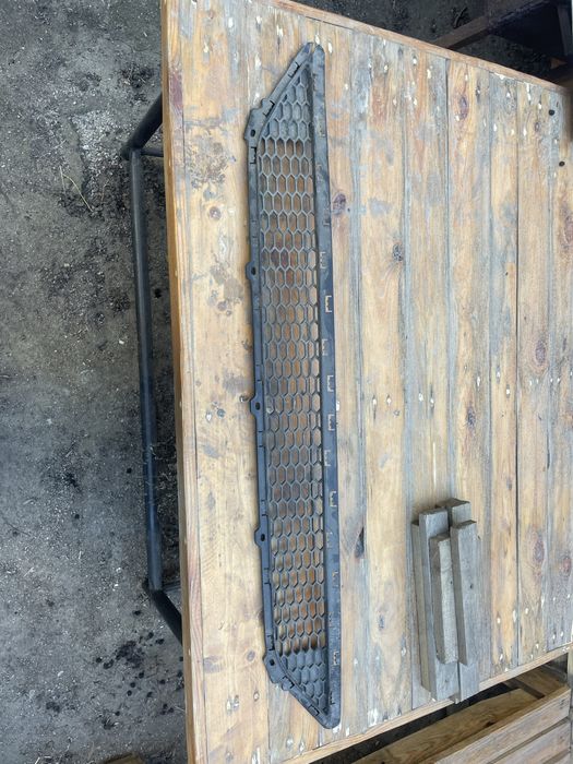 Продам решітку бампера Hyundai tucson2 оригінал 86561-d7000