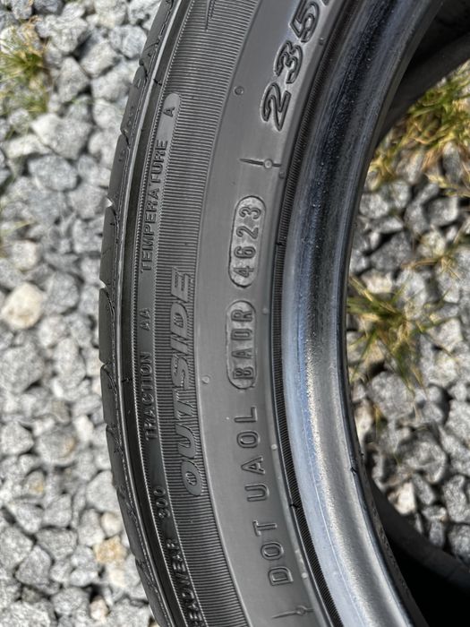 Продам літню резина 235/45/17 23 рік
