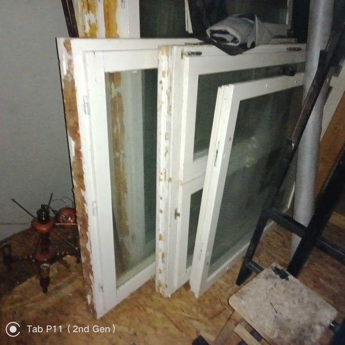 Okna i drzwi drewniane dwuszybowe w dobrym stanie