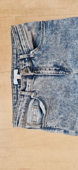 Spodnie jeans H&M  34.36