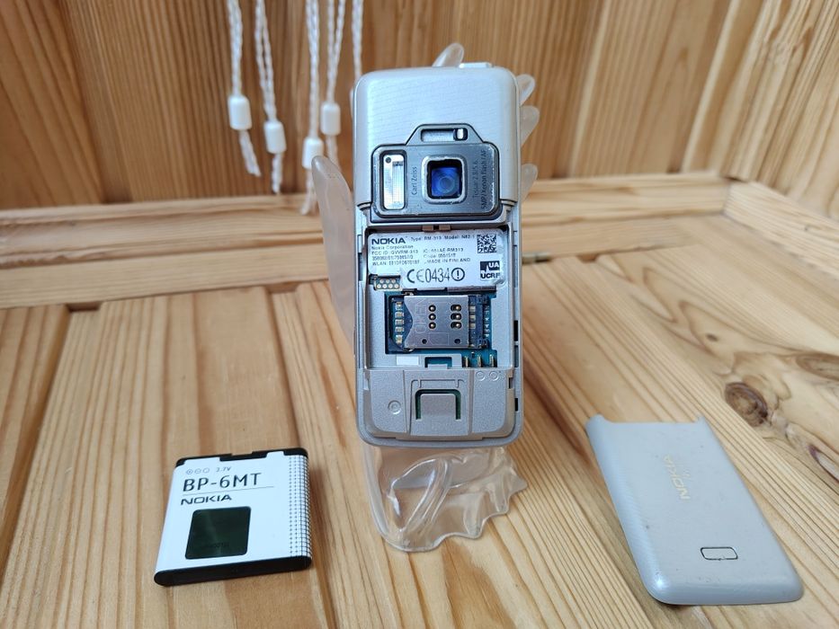 Nokia N82          .