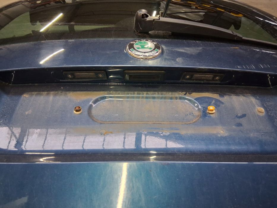 klapa bagaznika tył skoda roomster lw5q