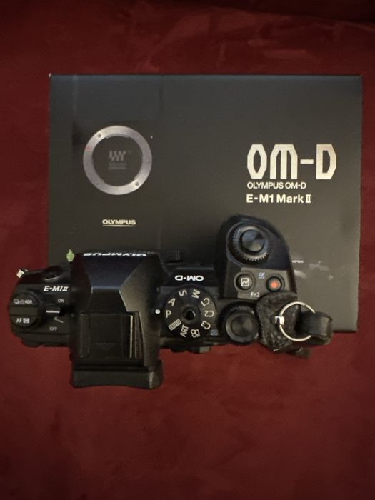 Olympus E-M1 Mk II com duas baterias