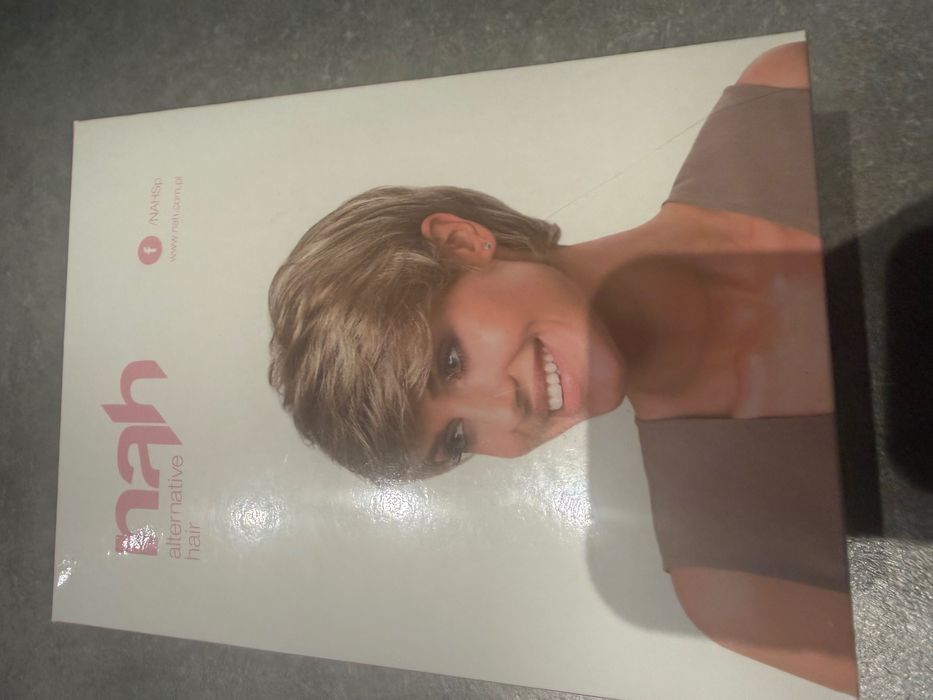 Peruka krótkie włosy nah monica blond, szampony