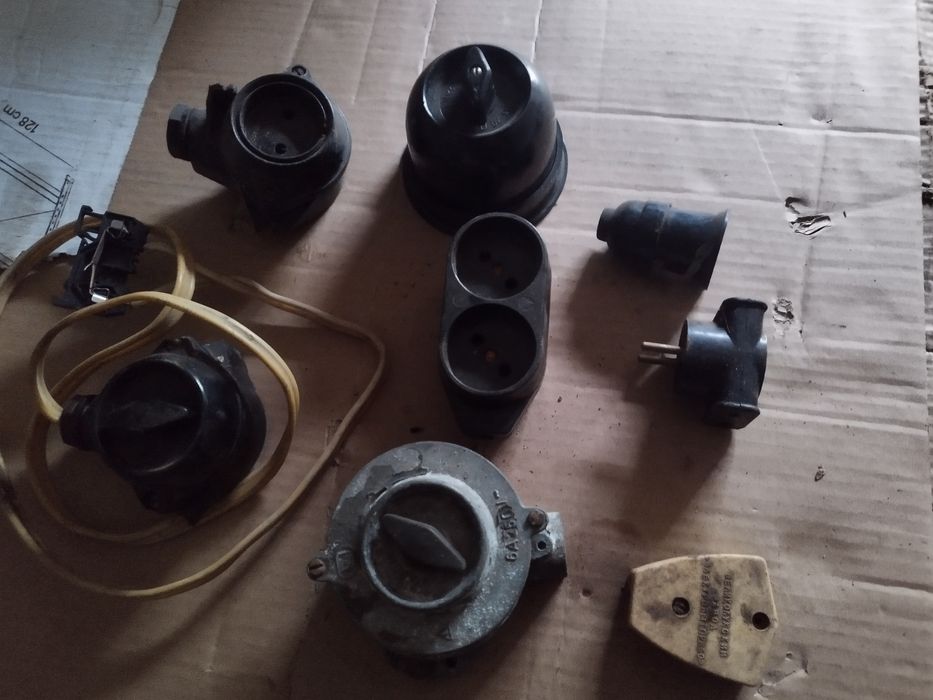 Przełączniki bakalitowy pstryczek