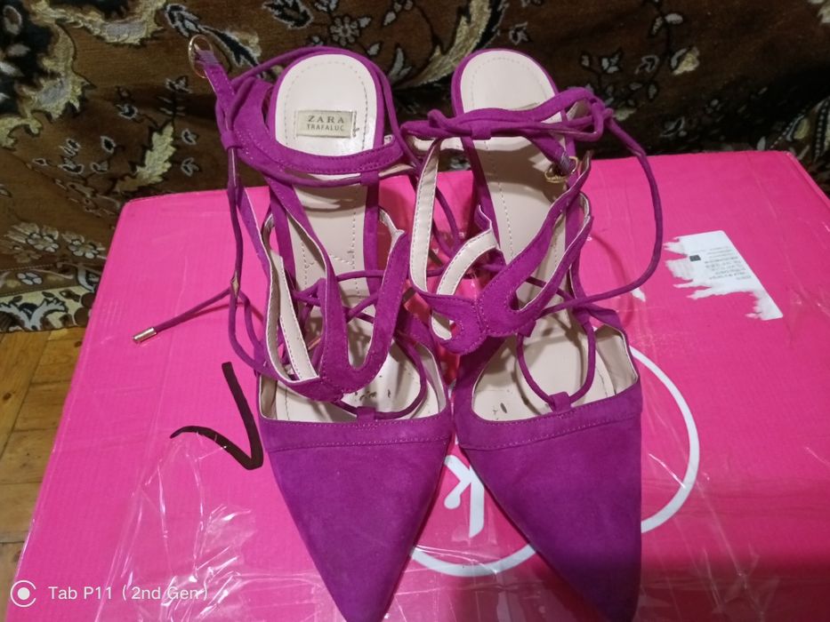 Женские босоножки ZARA