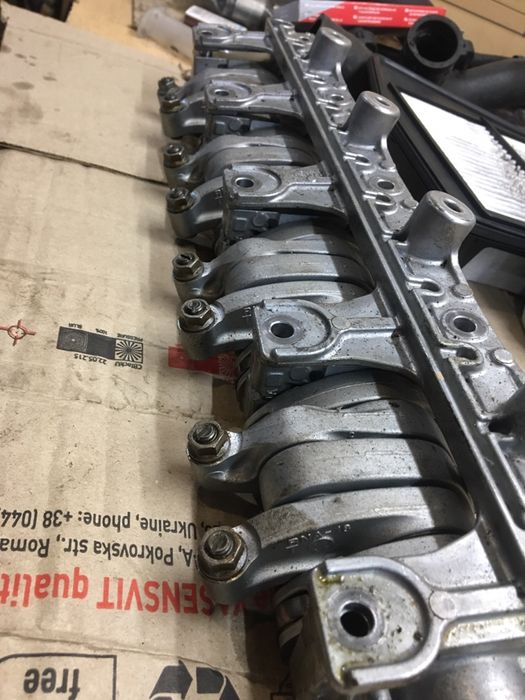 Honda ACCORD 8  2.0 I R20A3 Оси Коромысел и клапана на