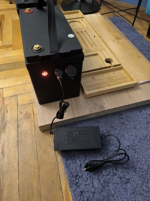 Акумулятор Lifepo4 12v 100ah + Зарядне в комплекті