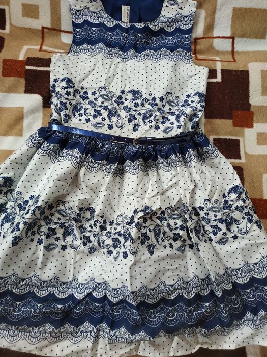 Продам плаття для дівчинки