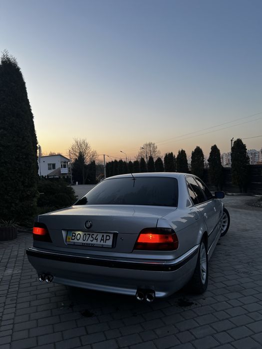 BMW 740i 1998 Газ/бенз