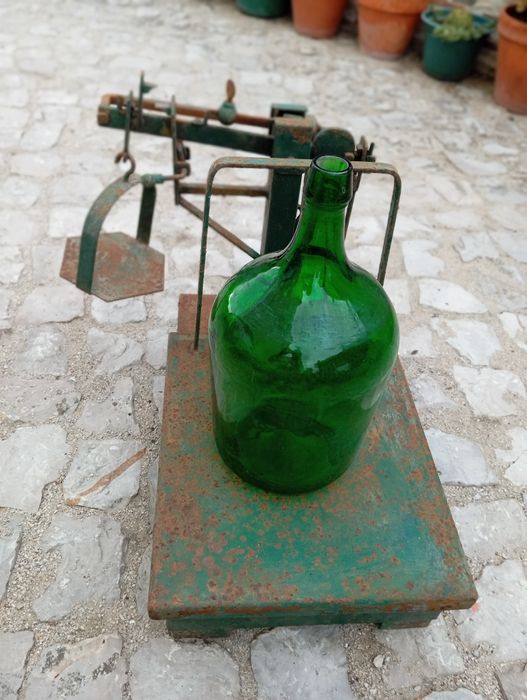 Balança antiga em metal