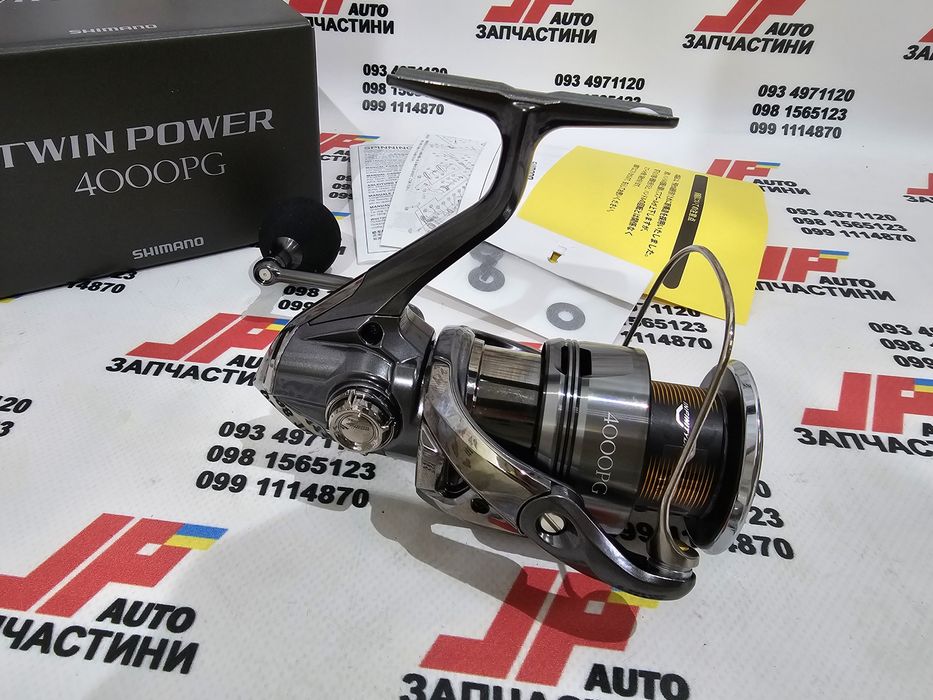 SHIMANO 感慨深い 24TWIN POWER 4000MHG 箱付き